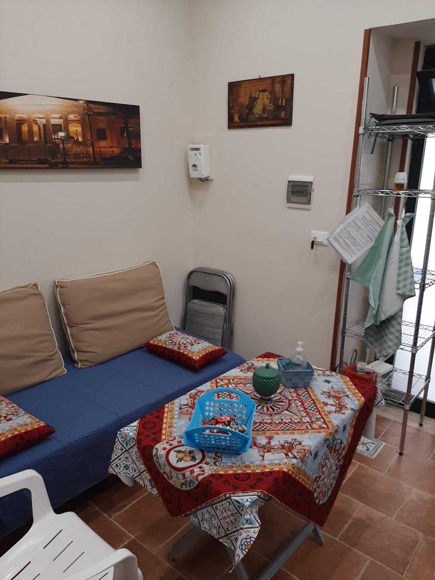 Casa Vacanza Di Via Giacalone Palermo Kültér fotó